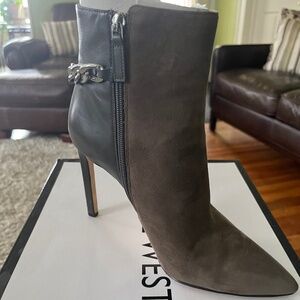 Nine West heeled bootie